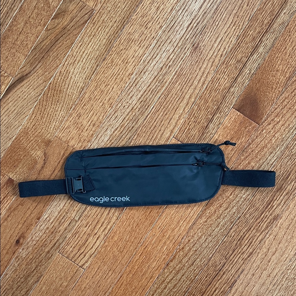 Undercover RFID money belt by Eagle Creek
